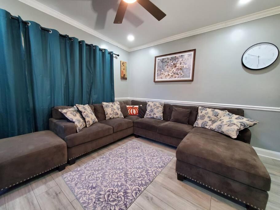 Home Away From Home On Lasalle - 3 Bd 2 Bth Slps 6 Ниагара-Фолс Экстерьер фото