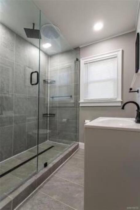 Home Away From Home On Lasalle - 3 Bd 2 Bth Slps 6 Ниагара-Фолс Экстерьер фото
